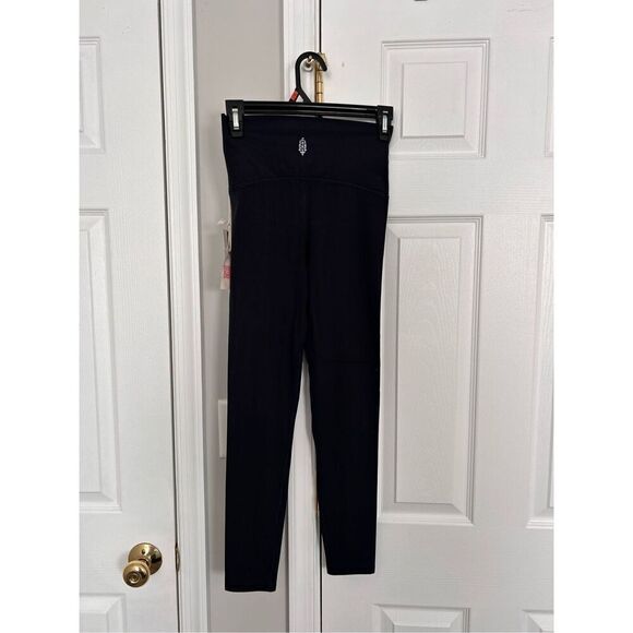 Free people movement hatch black maternity pants size XS C3-8 - Picture 2 of 3